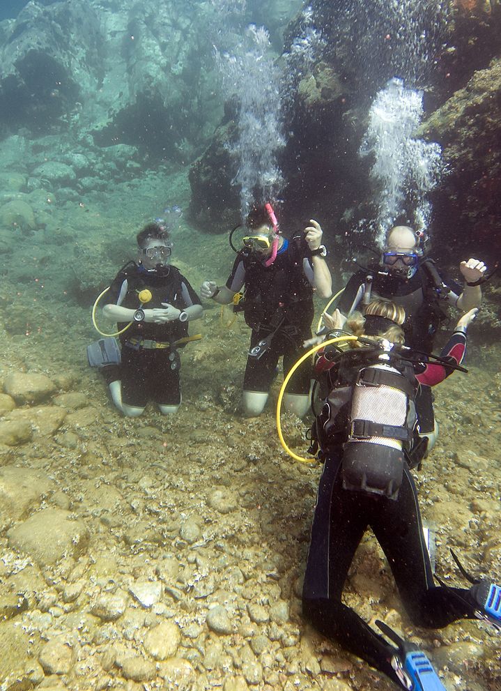 scuba class underwater